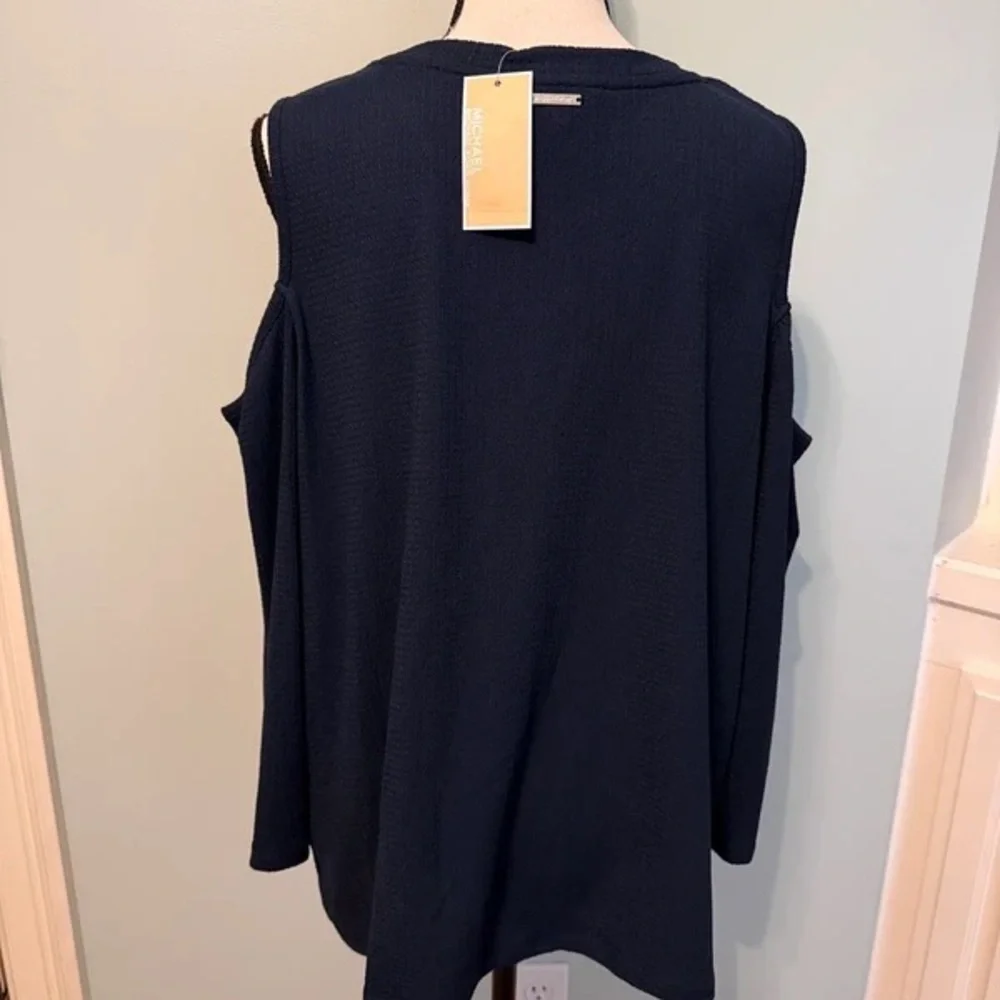 Michael Kors Navy Cold-Shoulder Long Sleeve Twist Hem Top